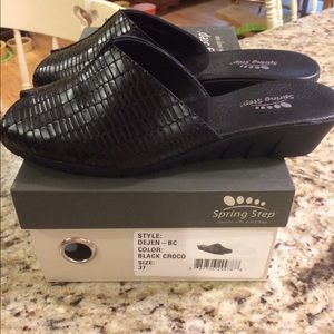 New Spring step black croco slide peep toe size 37